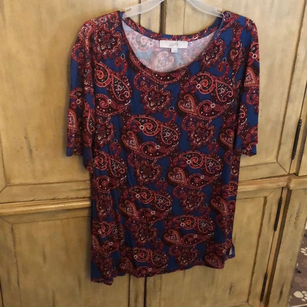 Loft blue paisley tee